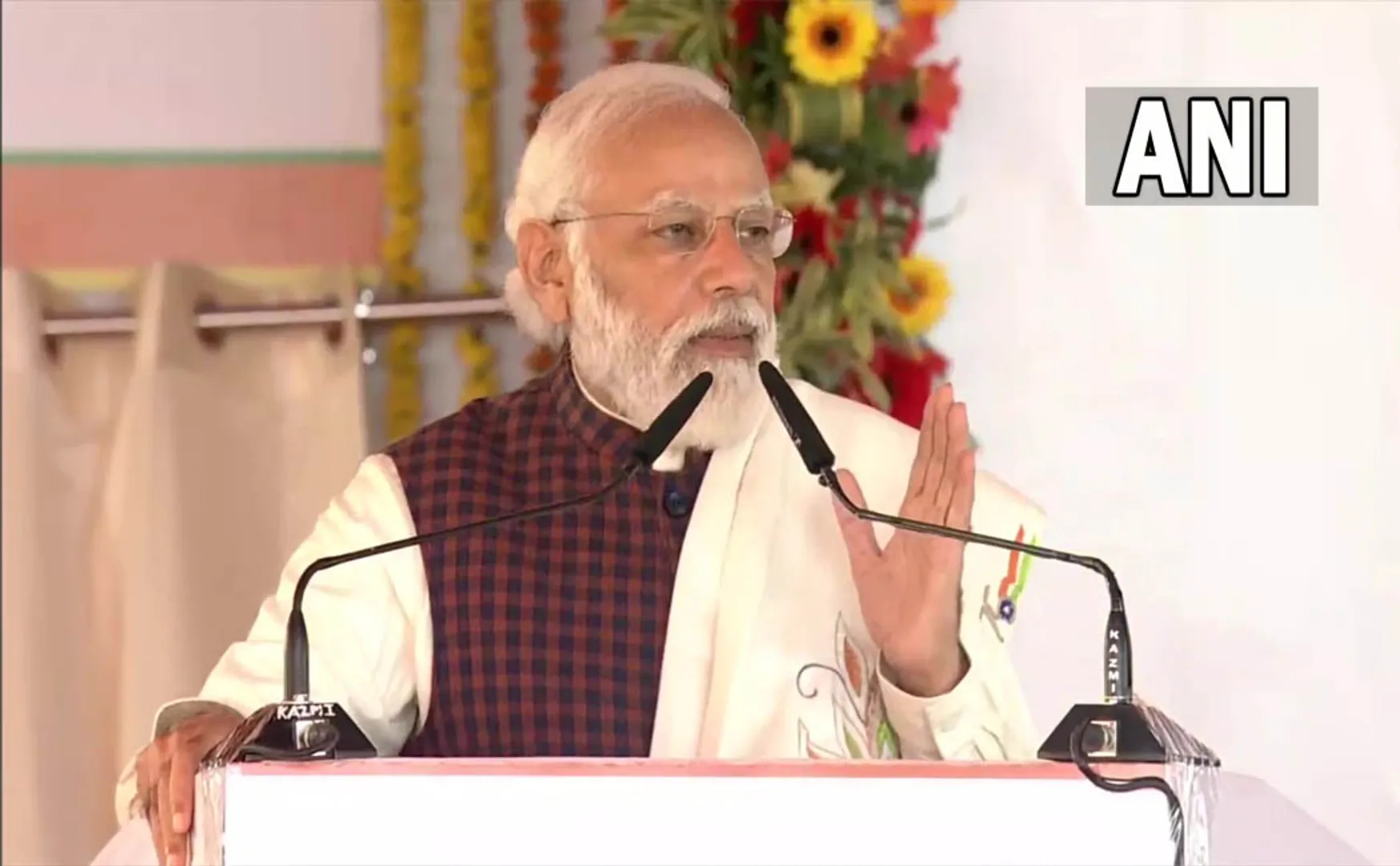  Warplanes prepare to land  Prime Minister Narendra Modi lays the foundation stone for the expressway